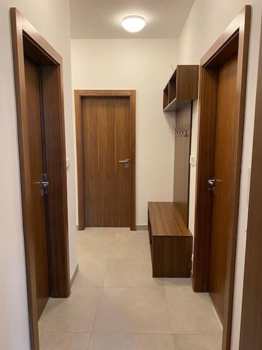 Spacious 2Br Apartment 6Min From Prague Castle! Exterior photo